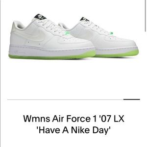 Nike Air Force 1 ‘07 LX ( Glow in the Dark)